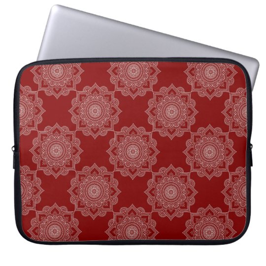 Belle fleur blanche de mandala sur le rouge protection pour ordinateur portable