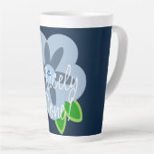 Belle Fleur Bleue Latte Mug (Angle droit)