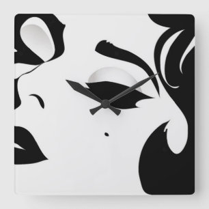 Belle horloge murale de femme