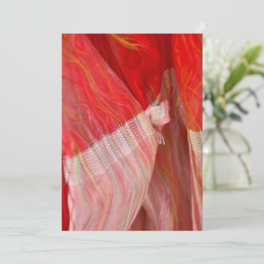 Belle Invitation Écharpe de Soie (Debout devant)