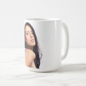 Belle jeune femme café Mug (Devant droit)