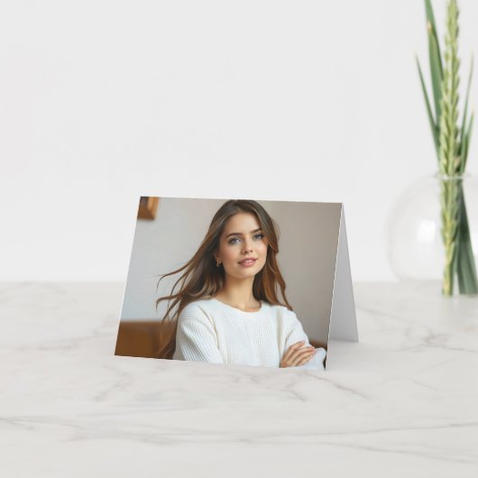 belle jeune femme posant (Devant)