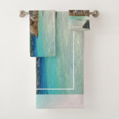 Belle mer tropicale avec une plage rocheuse (En situation)