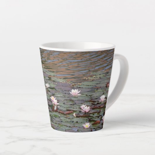 Belle Nappes D'Eau Latte Mug (Angle droit)