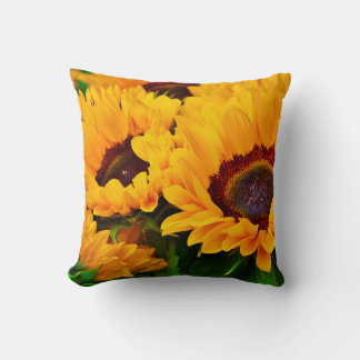 Belle peinture de tournesol d'été sur oreiller
