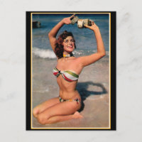 Belle Plage Vintage Bikini Babe ! Carte postale