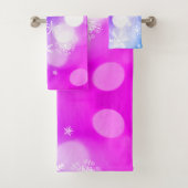 Belle serviette de Noël avec des flocons de neige (En situation)