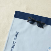 Belle serviette de plage bleue de nom d'éléphant (En situation)