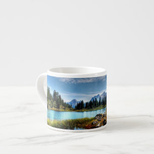 Belle tasse de café express de lac meadows de