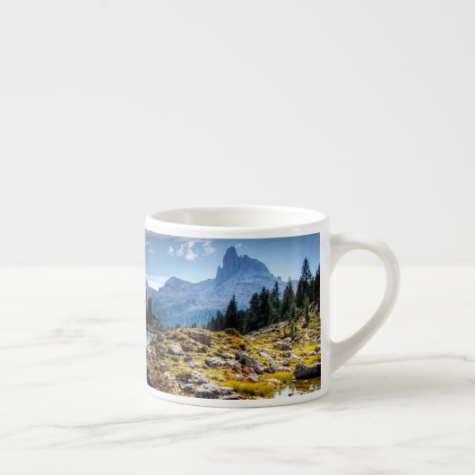 Belle tasse de café express de lac meadows de (Droite)