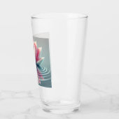 Belle tasse en verre design lotus. (Gauche)