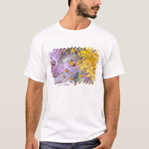 Bellen abstract met bloemen. Credit aan: Nancy T-shirt