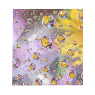 Bellen abstract met bloemen. Credit als: Nancy Notitieblok