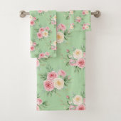 Belles fleurs de couleur pastel sur fond vert pâle (En situation)