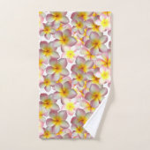 Belles fleurs de Plumeria sur blanc (Serviette à main)