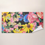 Belles fleurs d'été avec rose. Marée florale (Serviette de bain)