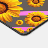 Belles fleurs jaunes sur gris, rayures roses (Coin)