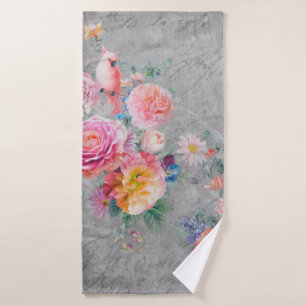 Belles fleurs multicolores et oiseaux sur concr