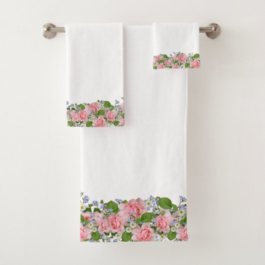 Belles fleurs roses sur fond blanc (En situation)