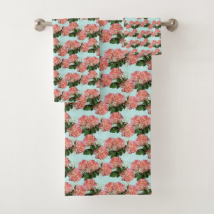 Belles fleurs roses sur fond bleu clair