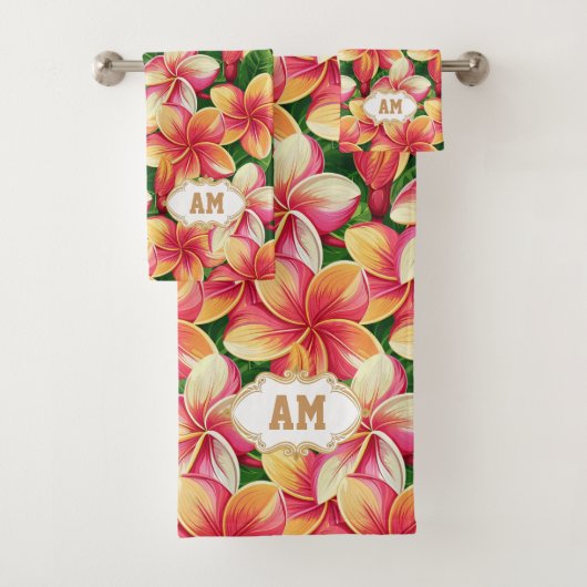 Belles fleurs tropicales roses et monogramme (En situation)