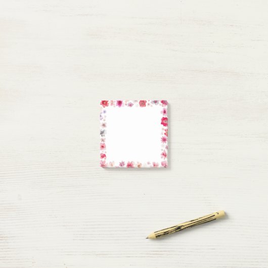 Belles notes florales post-it (Sur un bureau)