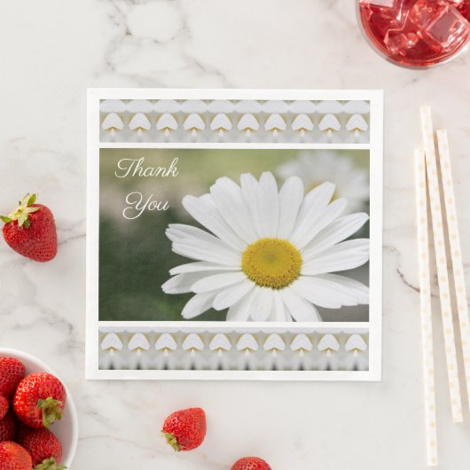 Belles serviettes en papier marguerrier blanc pour (En situation)