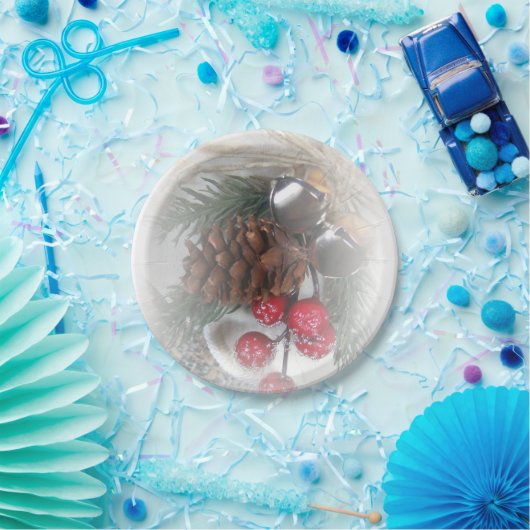 Bells, Pinecone en Berries Holiday Papieren Bordje (Feest)