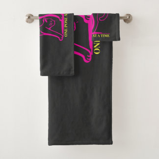"Bend It Like 2025" Yoga Cat Bad Handdoek