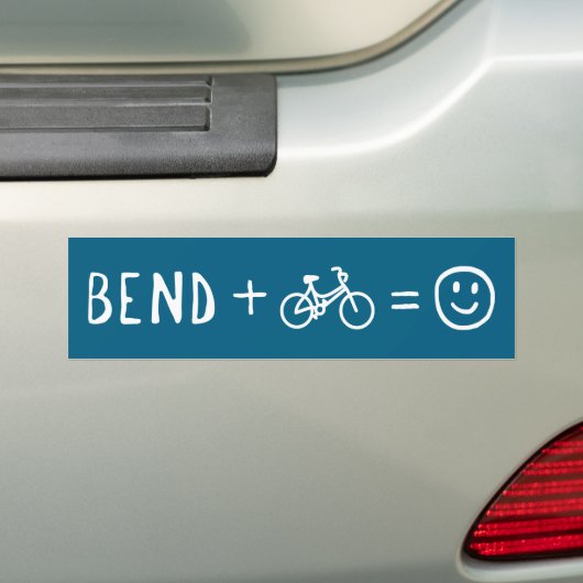 Bend Oregon Plus Bikes Makes You Happy Bumpersticker (Op auto)