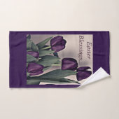 Bénédiction de Pâques avec des fleurs de tulipes e (Serviette à main)
