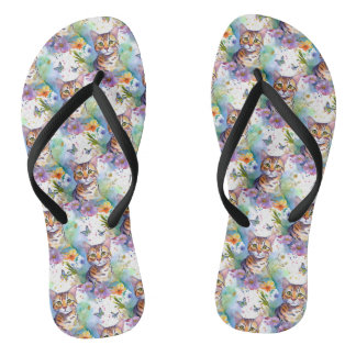 Bengaalse kat en bloemen flip flop