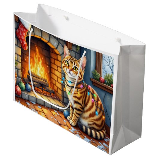 Bengal Cat Fireplace with Christmas Lights Groot Cadeauzakje (Voorkant Gekanteld)