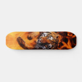 Bengal-Tiger-Jumping-Flames Skateboard (Horizontaal)