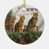 Bengalen Katten Kerst Cruise: Pawsome Holiday Keramisch Ornament (Voorkant)