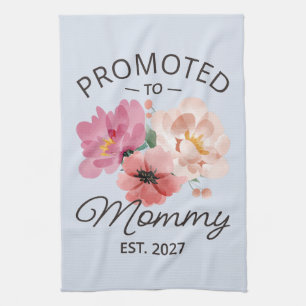 Benoemd tot mama Est 2027 Nieuwe mama-aankondiging Theedoek