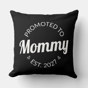 Benoemd tot mama vanaf 2027 Aankondiging nieuwe ma Kussen