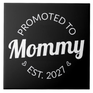 Benoemd tot mama vanaf 2027 Aankondiging nieuwe ma Tegeltje