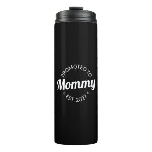 Benoemd tot mama vanaf 2027 Aankondiging nieuwe ma Thermosbeker