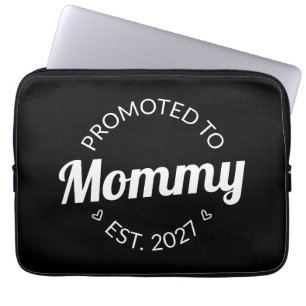 Benoemd tot mama vanaf 2027 Nieuwe mama-aankondigi Laptop Sleeve