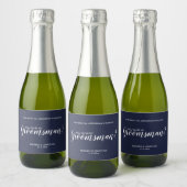 Bent u mijn Groomsman? Modern Script Navy Blue Sparkling Wijnetiket (Flessen)