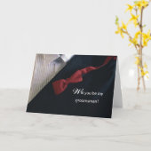 Bent u mijn Groomsman-uitnodiging met rood Stropda Kaart (Gele Bloem)