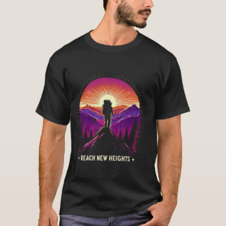 Bereik nieuwe hoogten bij Sunset Hiking Adventure T-shirt