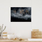 Bergen met mist door bronbos poster (Keuken)