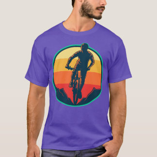 Bergfietsen rijden dicht bij me. t-shirt