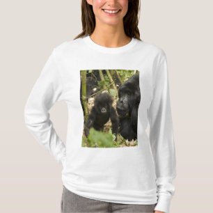 Berggorilla, volwassene met jong t-shirt