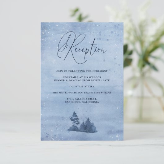 Bergpine Trees Blue Winter Wedding Reception Informatiekaartje (Staand voorkant)