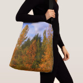 bergplaats, herfst bomen, plaats natuur crossbody tas (Dichtbij)