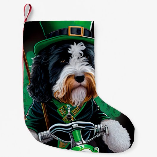 Bernedoodle Dog fiets St. Patrick's Day Kleine Kerstsok (Voorkant)