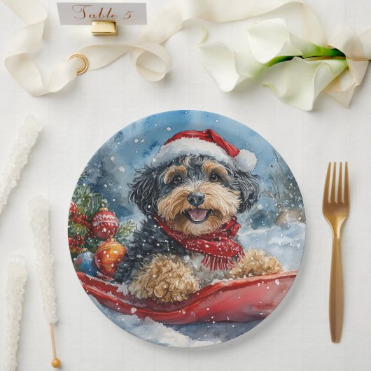 Bernedoodle Hond in Sledge Laat het Sneeuw Kerstmi Papieren Bordje (Huwelijk)